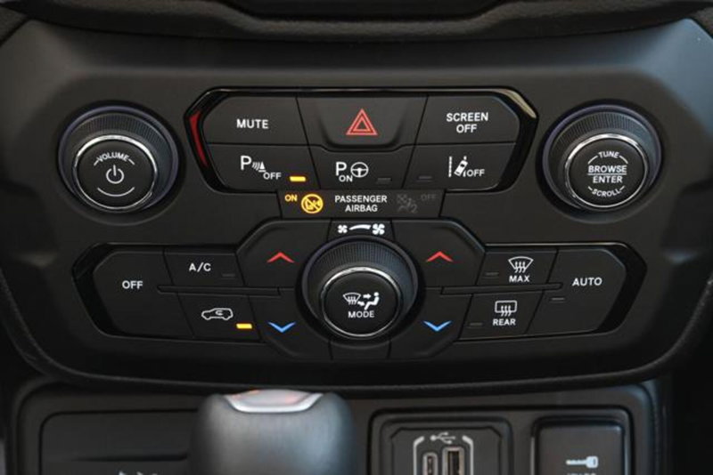 Jeep Renegade nuova a Torino (18)