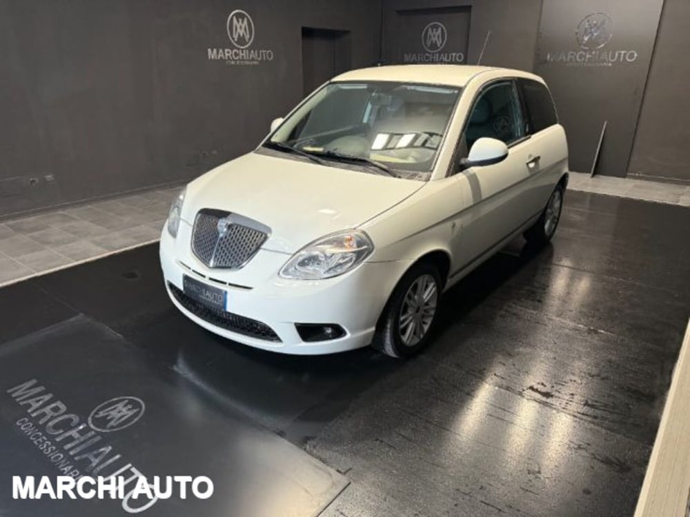 Lancia Ypsilon usata a Perugia