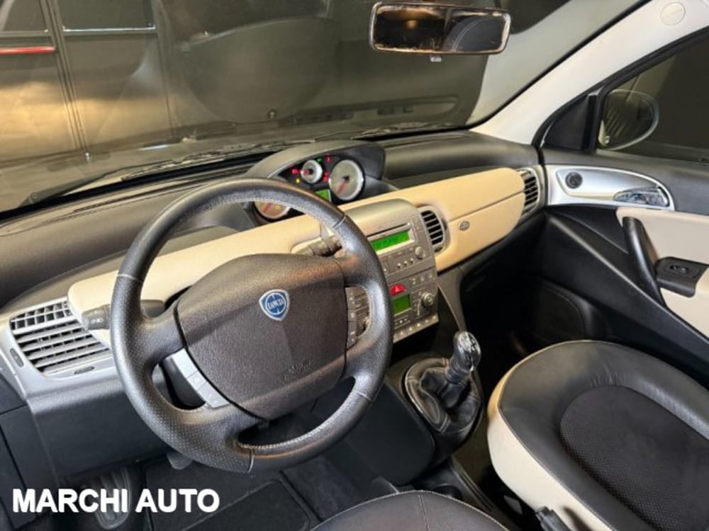 Lancia Ypsilon usata a Perugia (10)