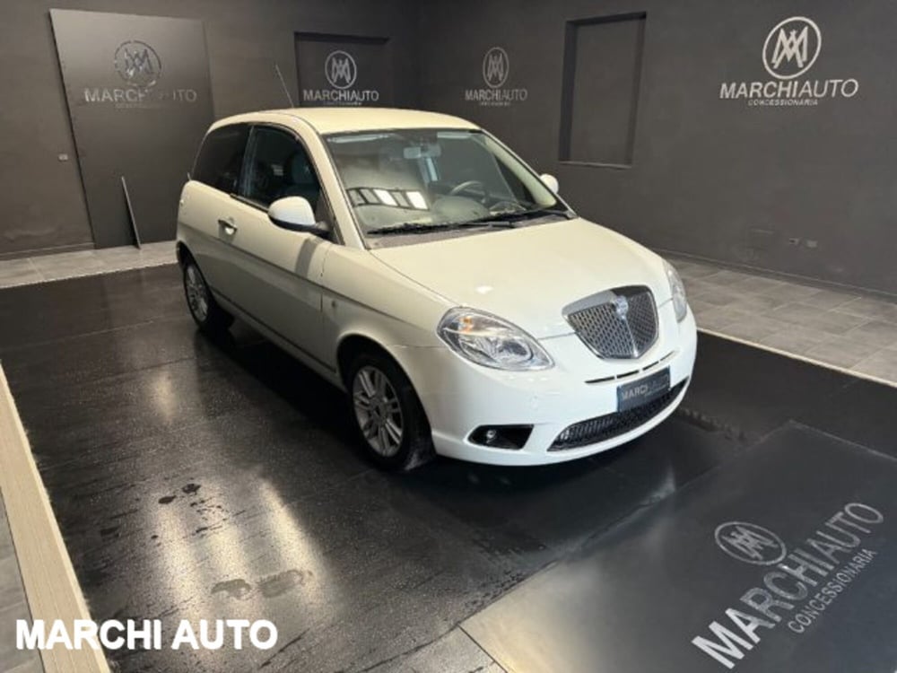 Lancia Ypsilon usata a Perugia (3)