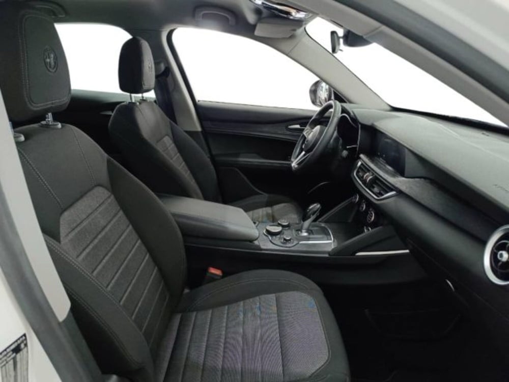 Alfa Romeo Stelvio usata a Catania (9)