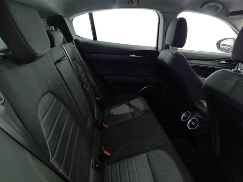 Alfa Romeo Stelvio usata a Catania (10)