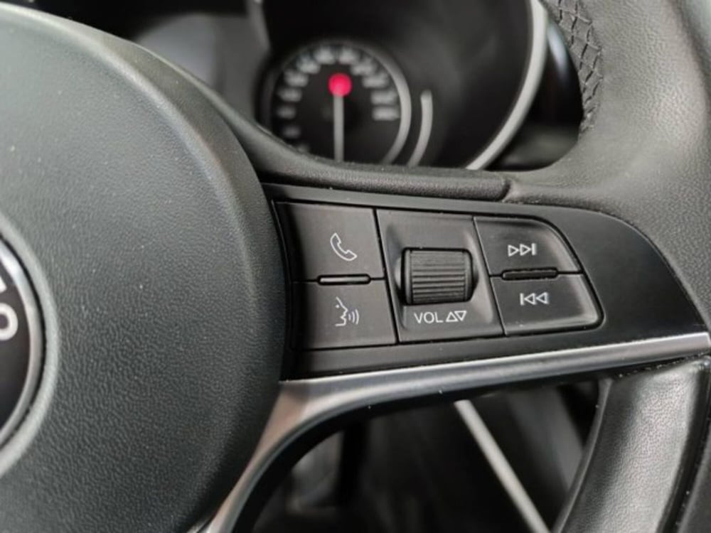 Alfa Romeo Stelvio usata a Catania (16)