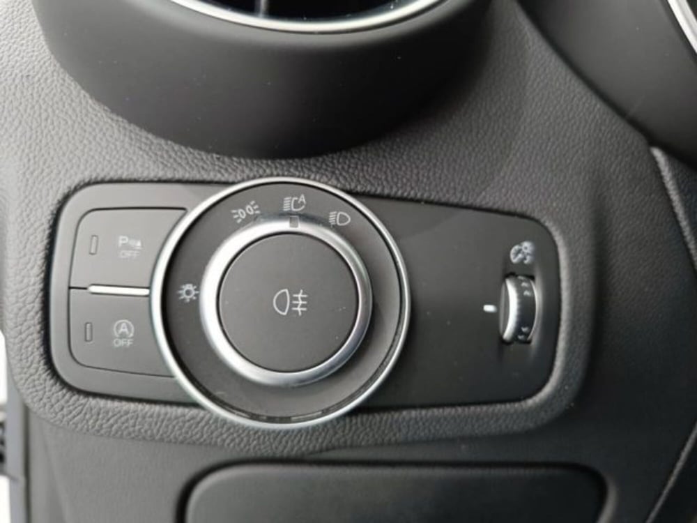 Alfa Romeo Stelvio usata a Catania (19)