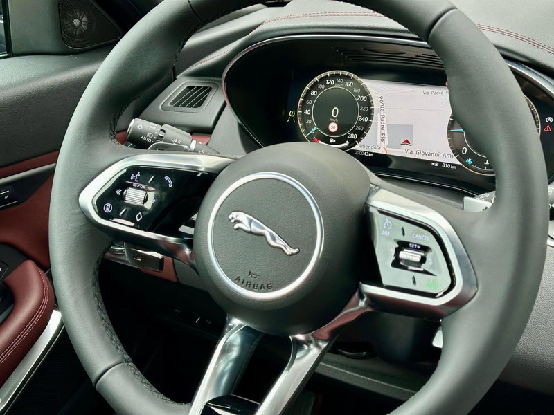 Jaguar E-Pace usata a Bari (10)