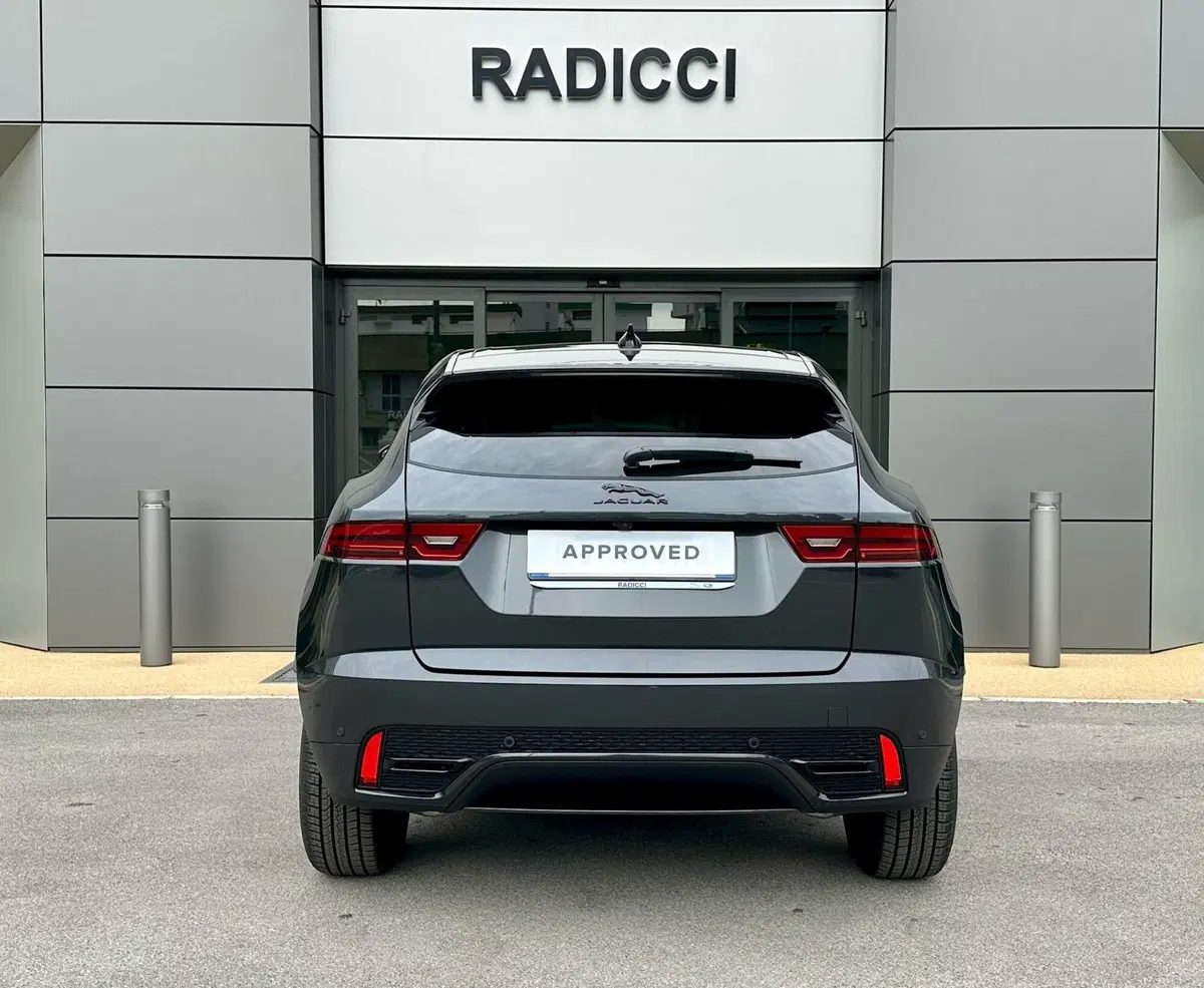 Jaguar E-Pace usata a Bari (7)