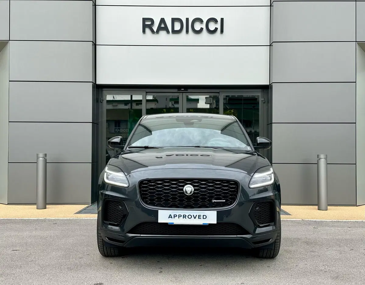 Jaguar E-Pace usata a Bari (8)