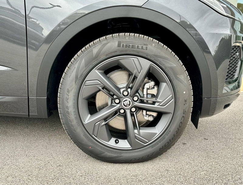 Jaguar E-Pace usata a Bari (9)