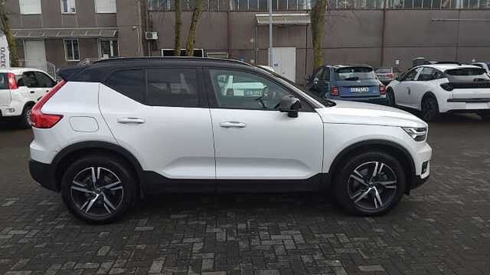 Volvo XC40 usata a Milano (6)