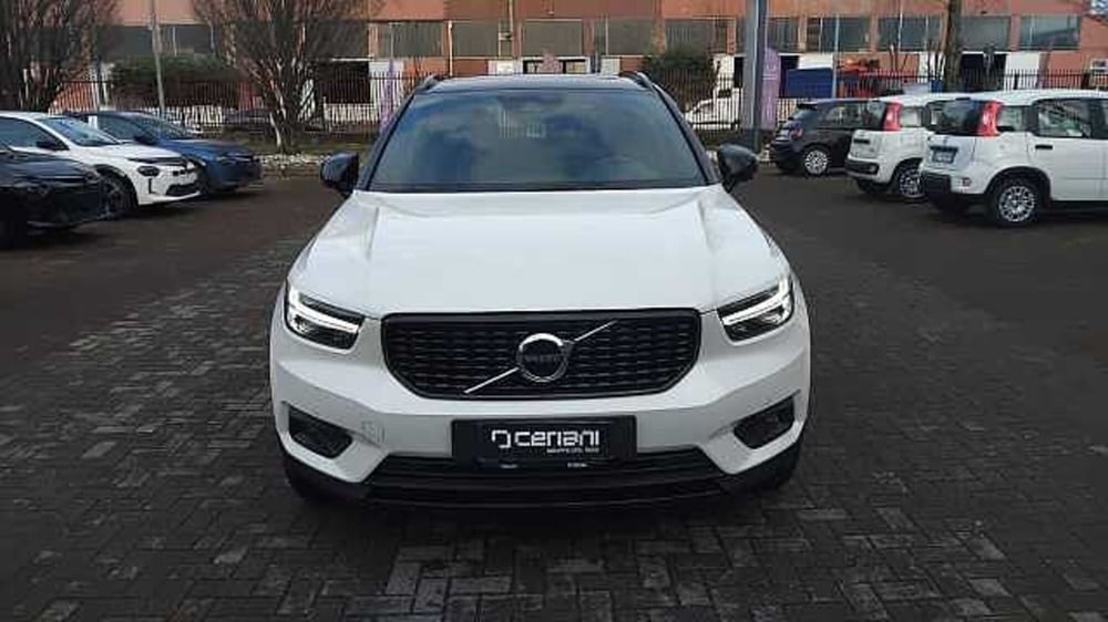 Volvo XC40 usata a Milano (8)