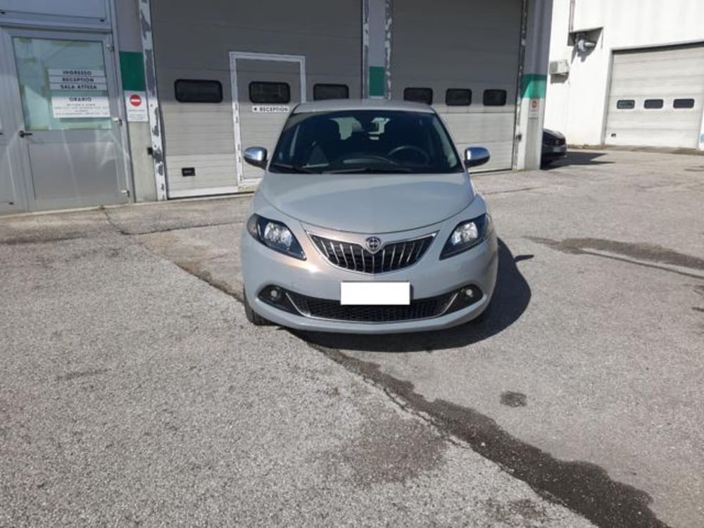 Lancia Ypsilon usata a Padova (2)