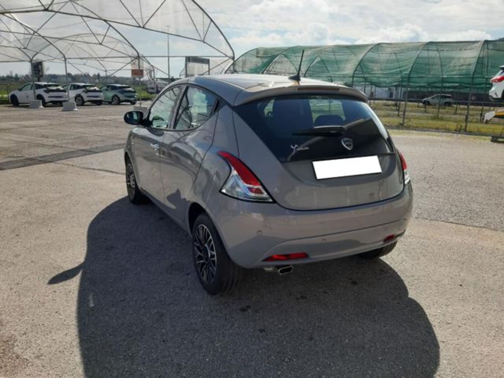 Lancia Ypsilon usata a Padova (4)