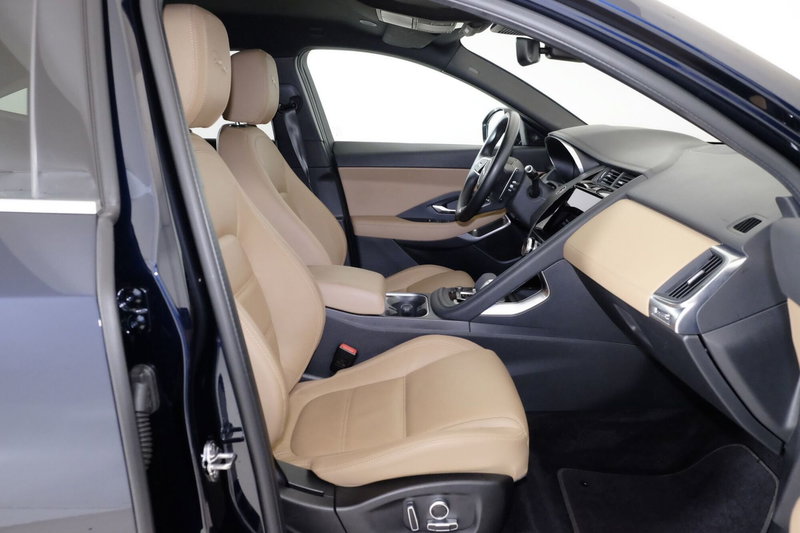 Jaguar E-Pace usata a Torino (3)