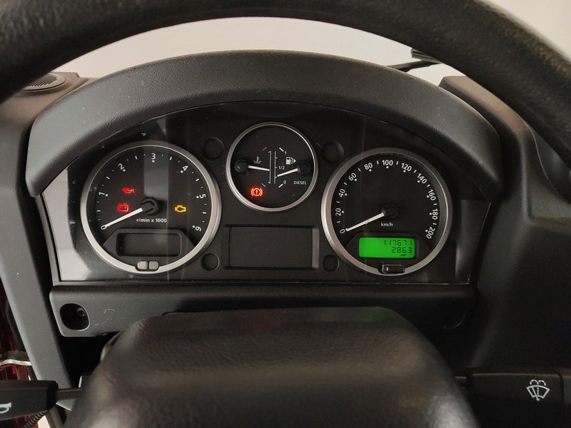 Land Rover Defender usata a Caserta (16)