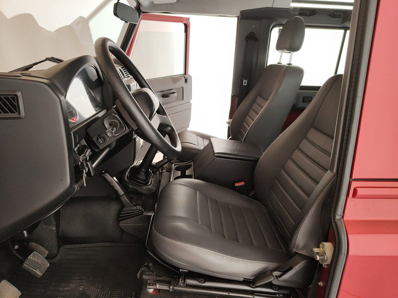 Land Rover Defender usata a Caserta (18)