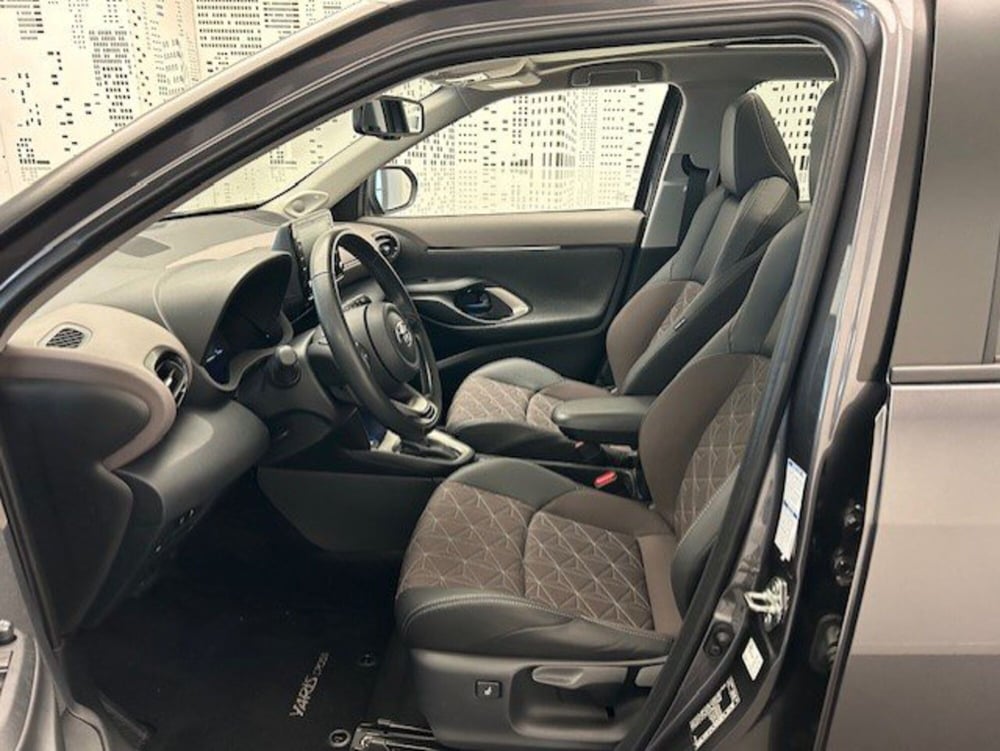 Toyota Yaris Cross nuova a Bergamo (7)