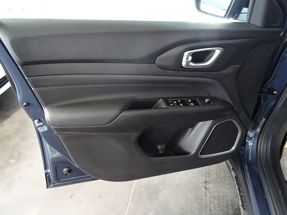 Jeep Compass nuova a Lucca (7)