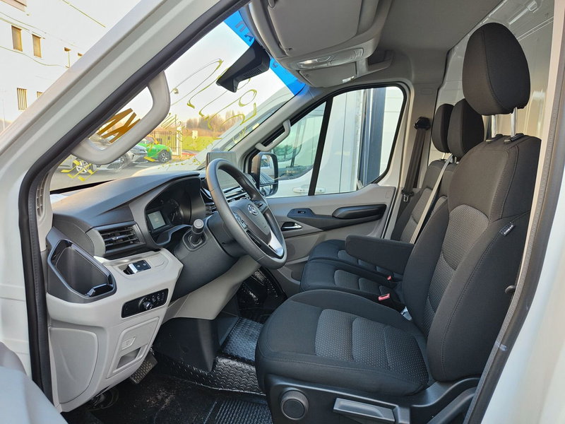 Maxus eDeliver9 Furgone nuova a Torino (13)