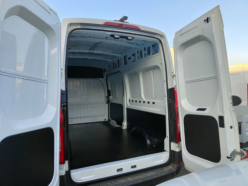 Maxus eDeliver9 Furgone nuova a Torino (7)