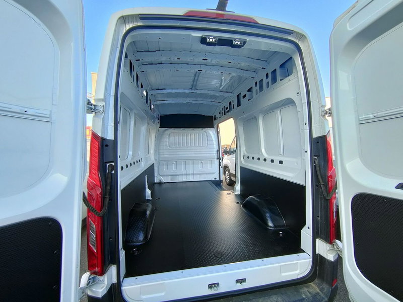 Maxus eDeliver9 Furgone nuova a Torino (8)