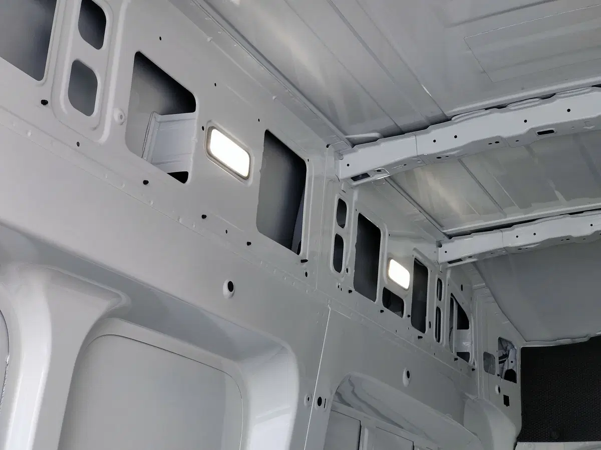 Maxus eDeliver9 Furgone nuova a Torino (9)