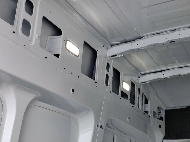 Maxus eDeliver9 Furgone nuova a Torino (9)