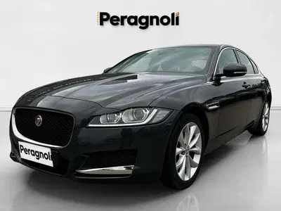 Jaguar XF 2.0 D 180 CV aut. Prestige del 2017 usata a Monteriggioni