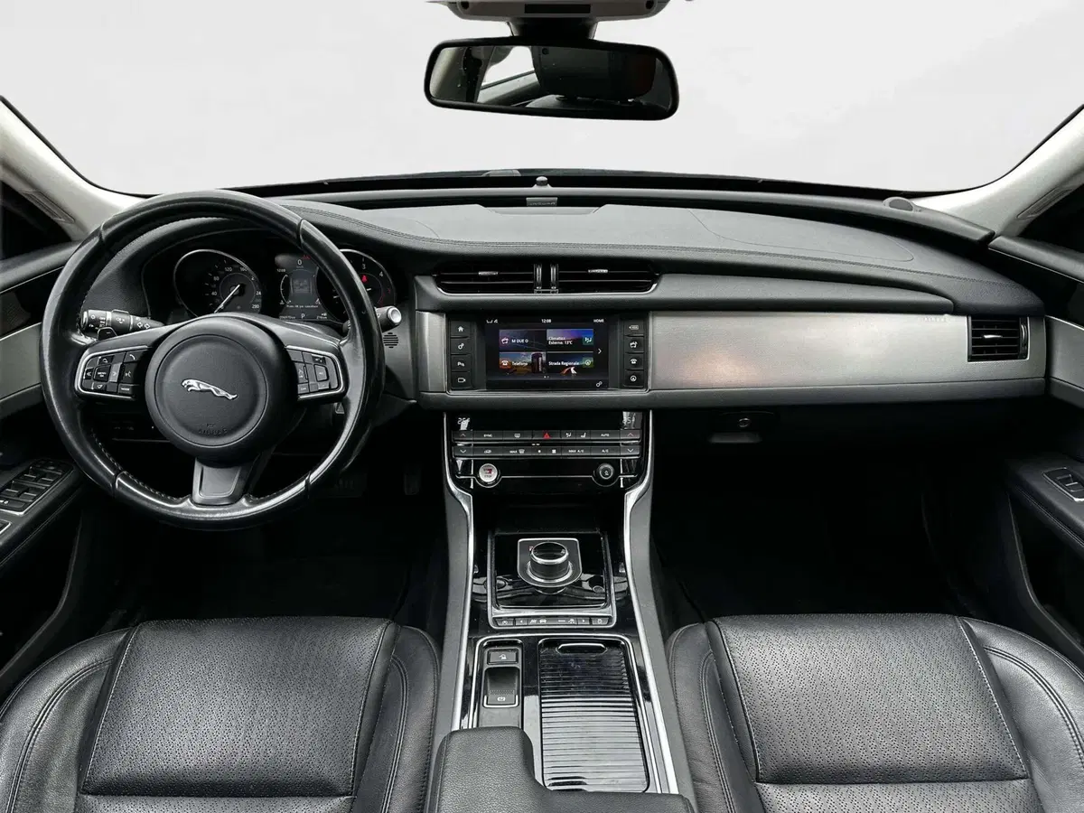 Jaguar XF usata a Siena (4)