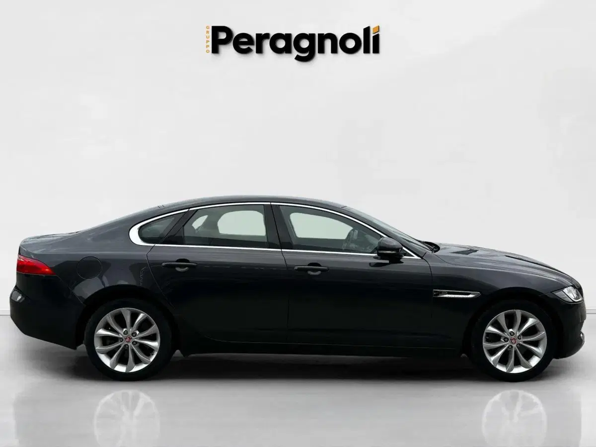 Jaguar XF usata a Siena (6)