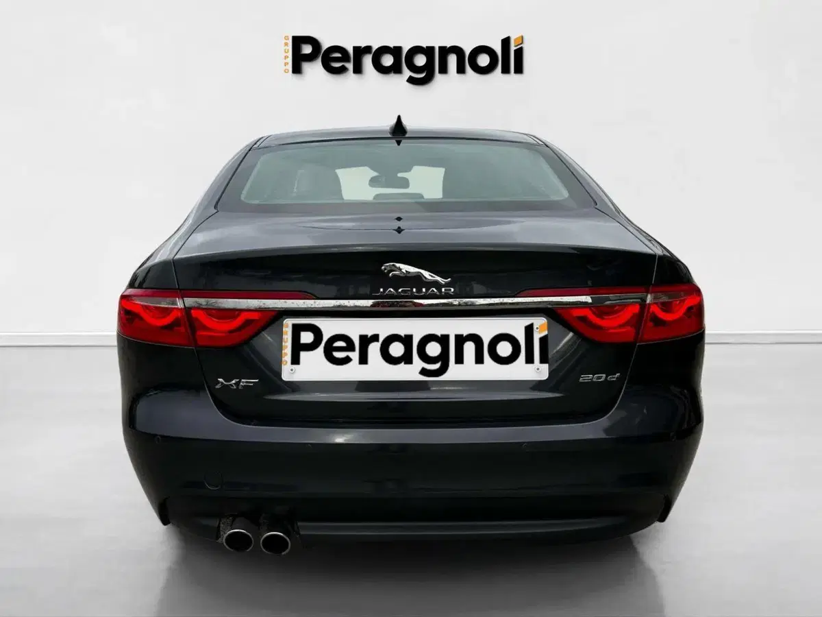 Jaguar XF usata a Siena (7)