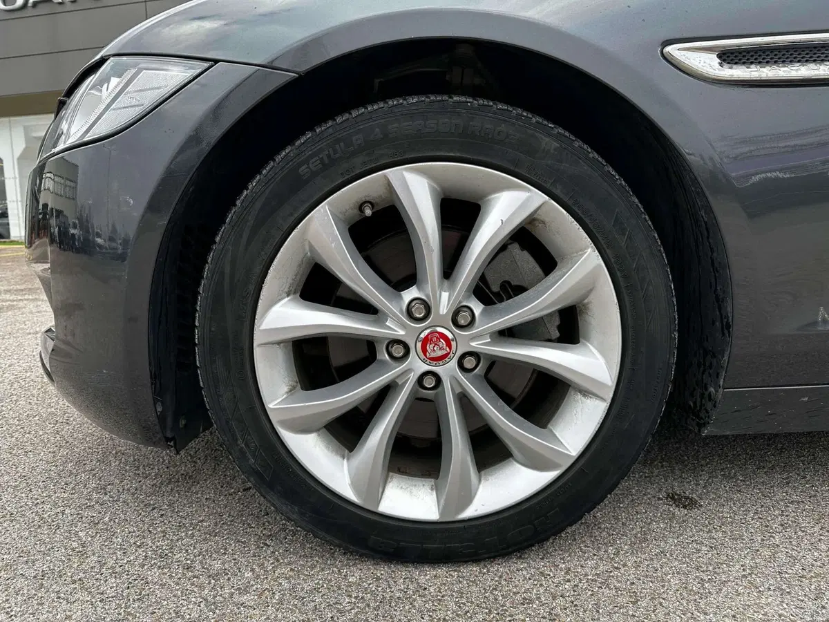Jaguar XF usata a Siena (9)