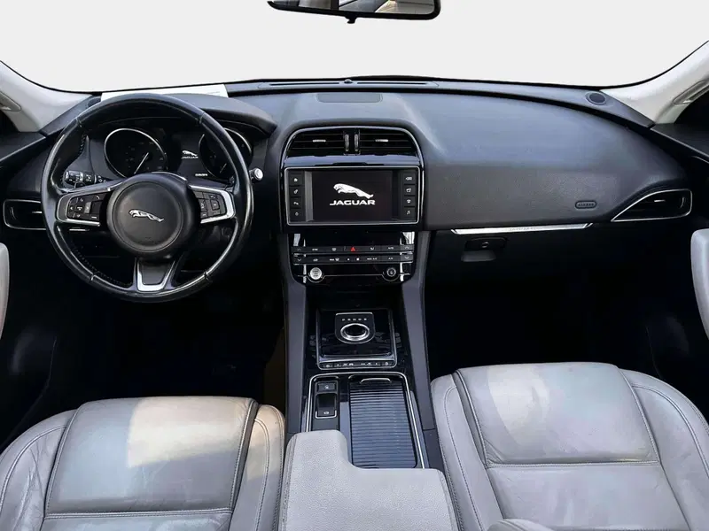 Jaguar F-Pace usata a Siena (4)