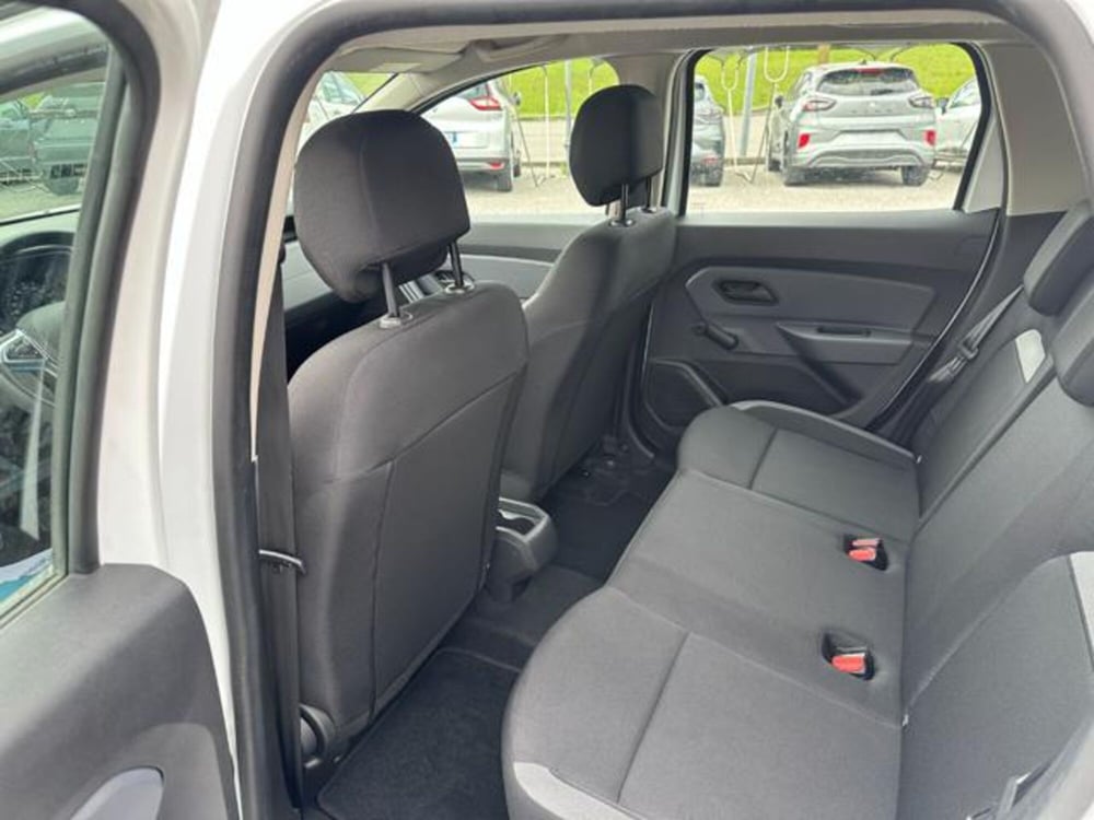Dacia Duster usata a Pordenone (12)