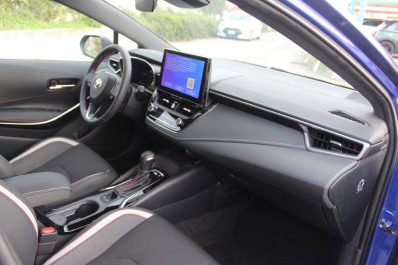 Toyota Corolla Touring Sports usata a Roma (8)