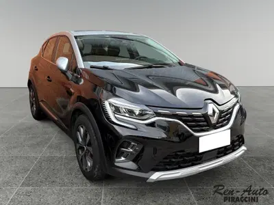 Renault Captur Plug-in Hybrid E-Tech 160 CV Intens del 2021 usata a Rimini