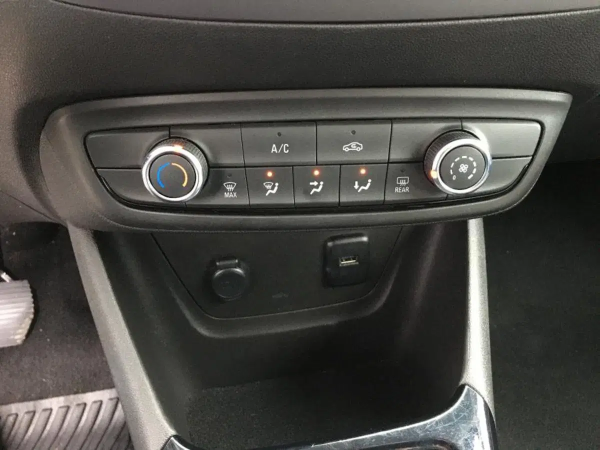 Opel Crossland usata a Cuneo (11)