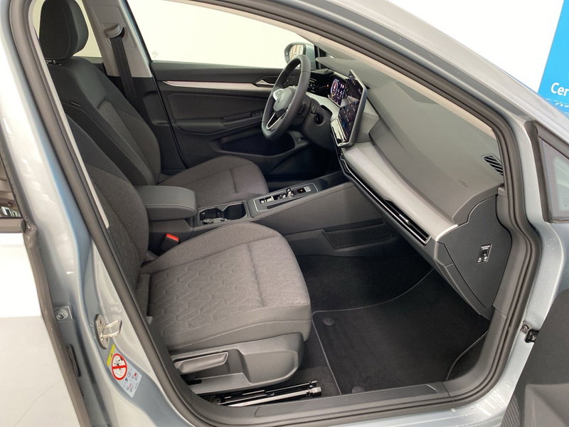 Volkswagen Golf Variant nuova a Lodi (6)