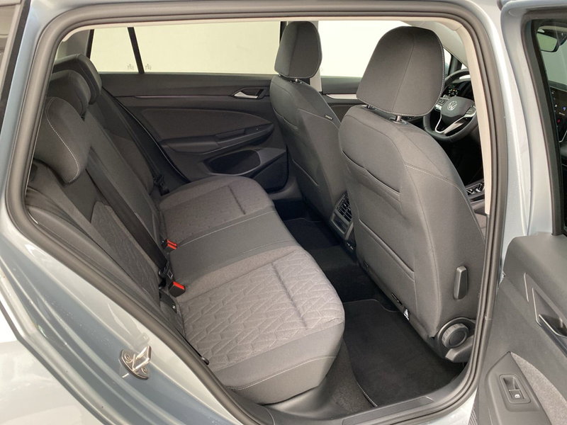 Volkswagen Golf Variant nuova a Lodi (7)