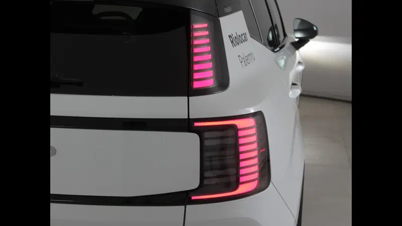 VOLVO Veicoli Commerciali EX30 usata a Palermo (15)