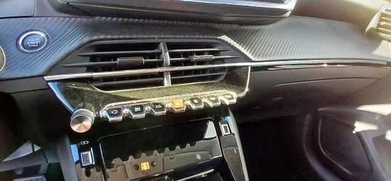 Peugeot 208 usata a Perugia (15)