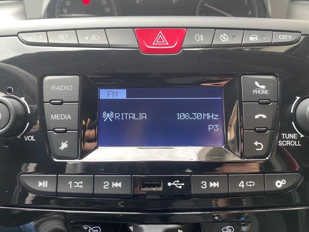 Lancia Ypsilon usata a Torino (10)