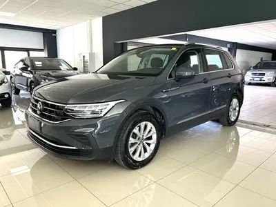 Volkswagen Tiguan Allspace 2.0 tdi Life 150cv dsg del 2023 usata a Ferrara