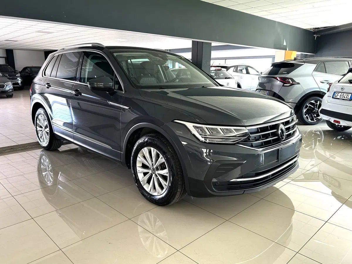 Volkswagen Tiguan usata a Ferrara (3)