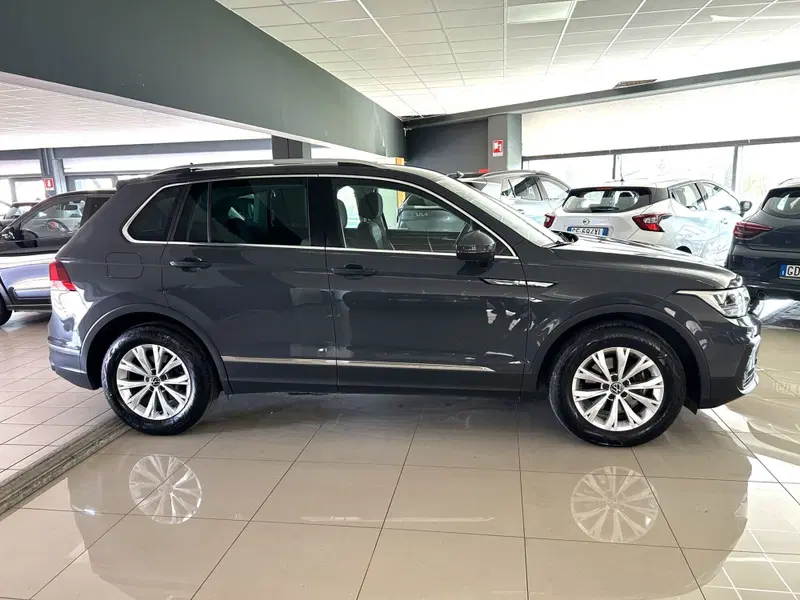 Volkswagen Tiguan usata a Ferrara (4)