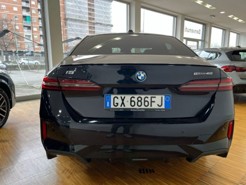 BMW i5 Touring usata a Torino (11)