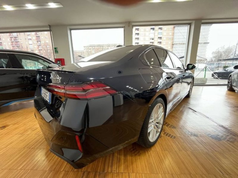 BMW i5 Touring usata a Torino (12)