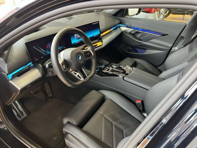 BMW i5 Touring usata a Torino (3)