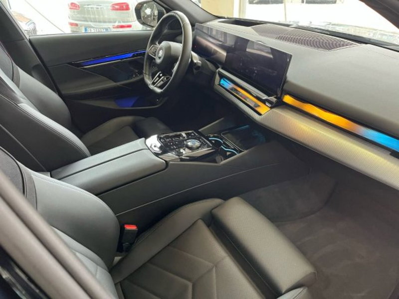 BMW i5 Touring usata a Torino (5)