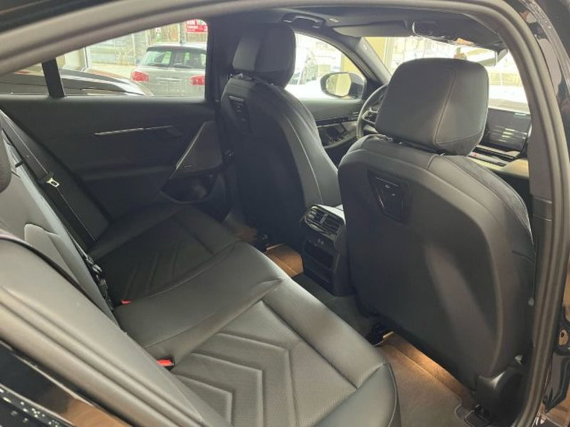 BMW i5 Touring usata a Torino (8)