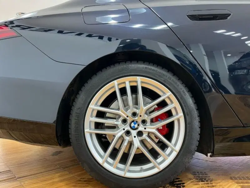 BMW i5 Touring usata a Torino (9)
